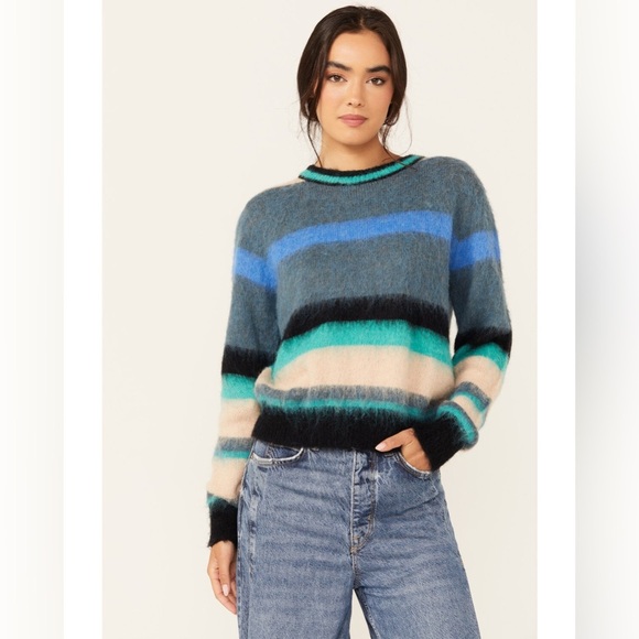 Molly Bracken Lili Sidonio WOMEN'S STRIPED LONG SLEEVE SWEATER - Picture 2 of 9